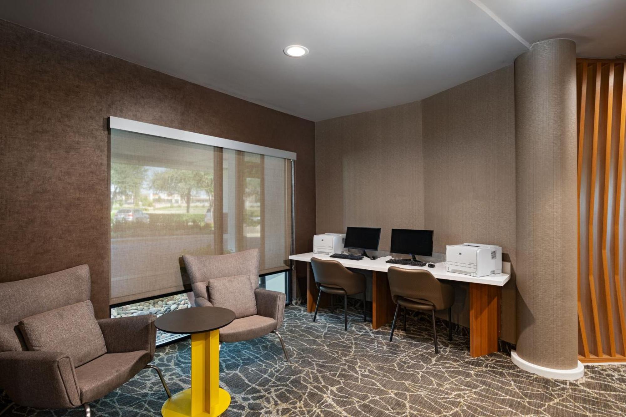 Springhill Suites By Marriott Dallas Dfw Airport East Las Colinas Irving Ngoại thất bức ảnh